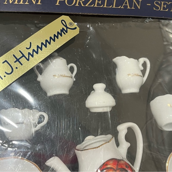 M.J.Hummel Mini Tea Set - Picture 7 of 11